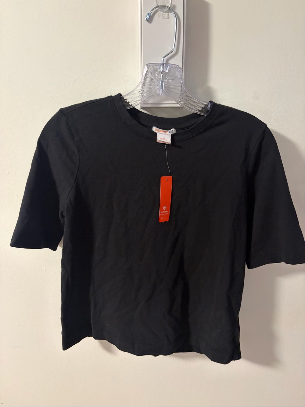 Sundry Black Short Sleeve Crewneck Tee